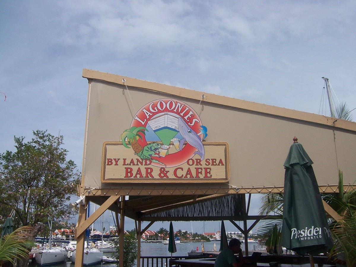 Lagoonies Bar and Cafe.jpg